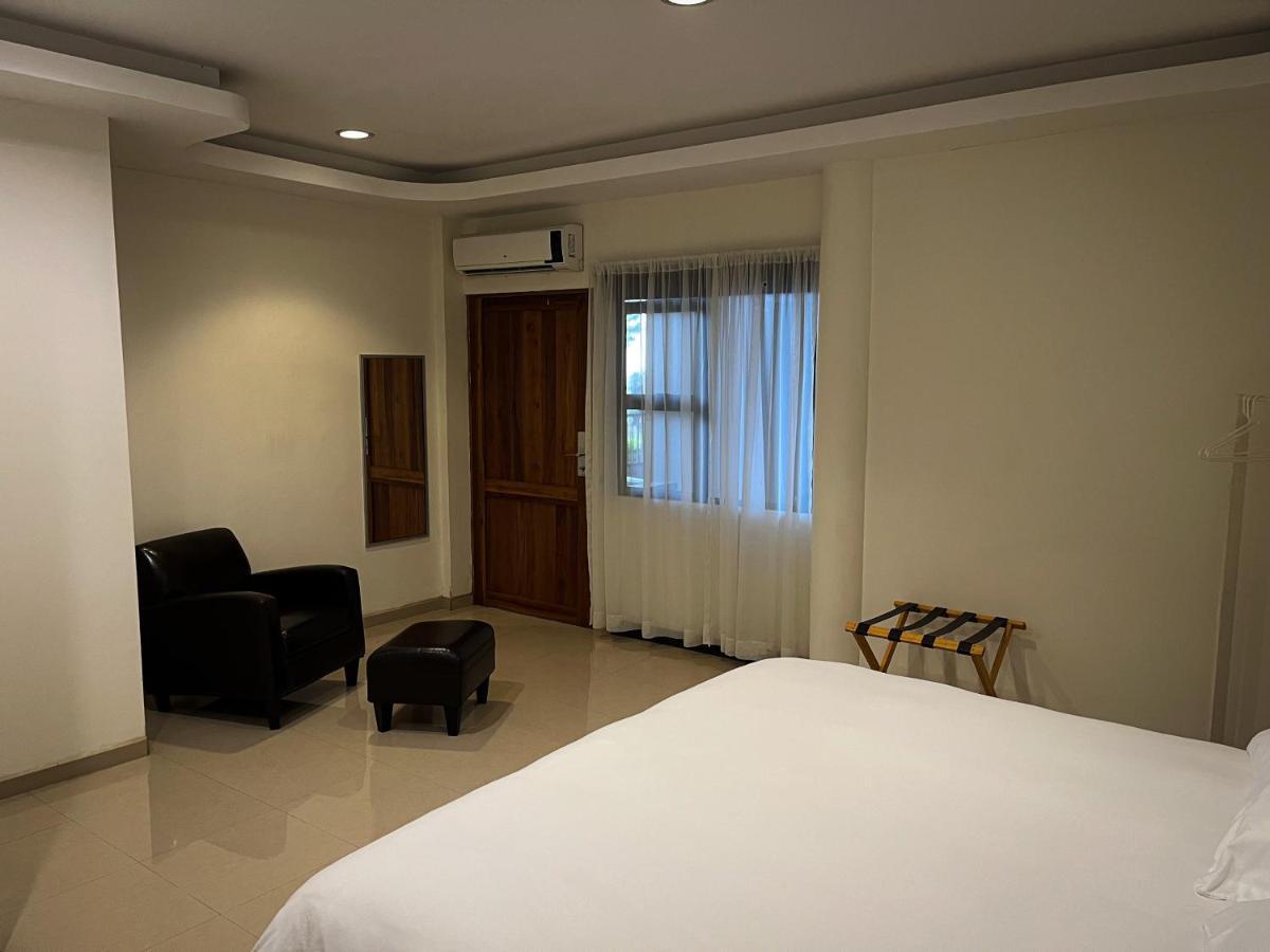 Legacy Boutique Hotel Quesada  Extérieur photo